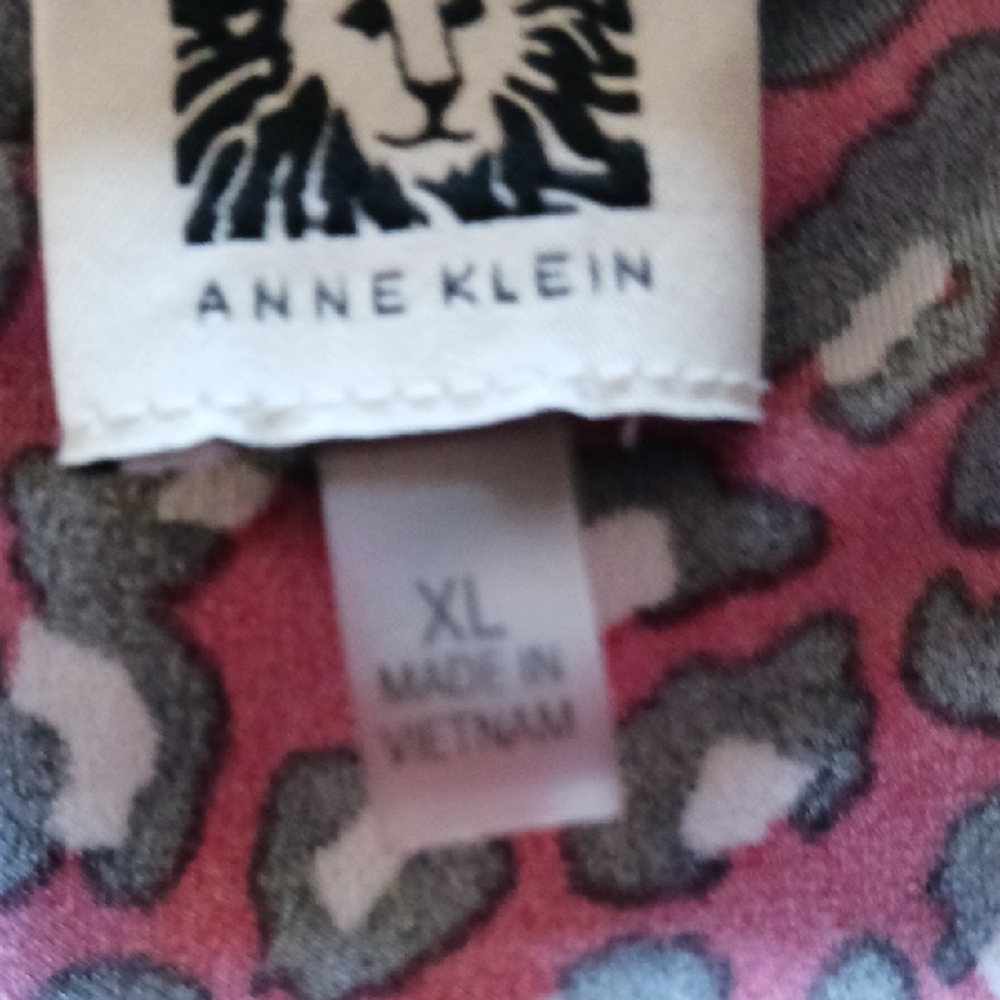 Anne Klein Red and White Patterned Blouse - Picture 9 of 13